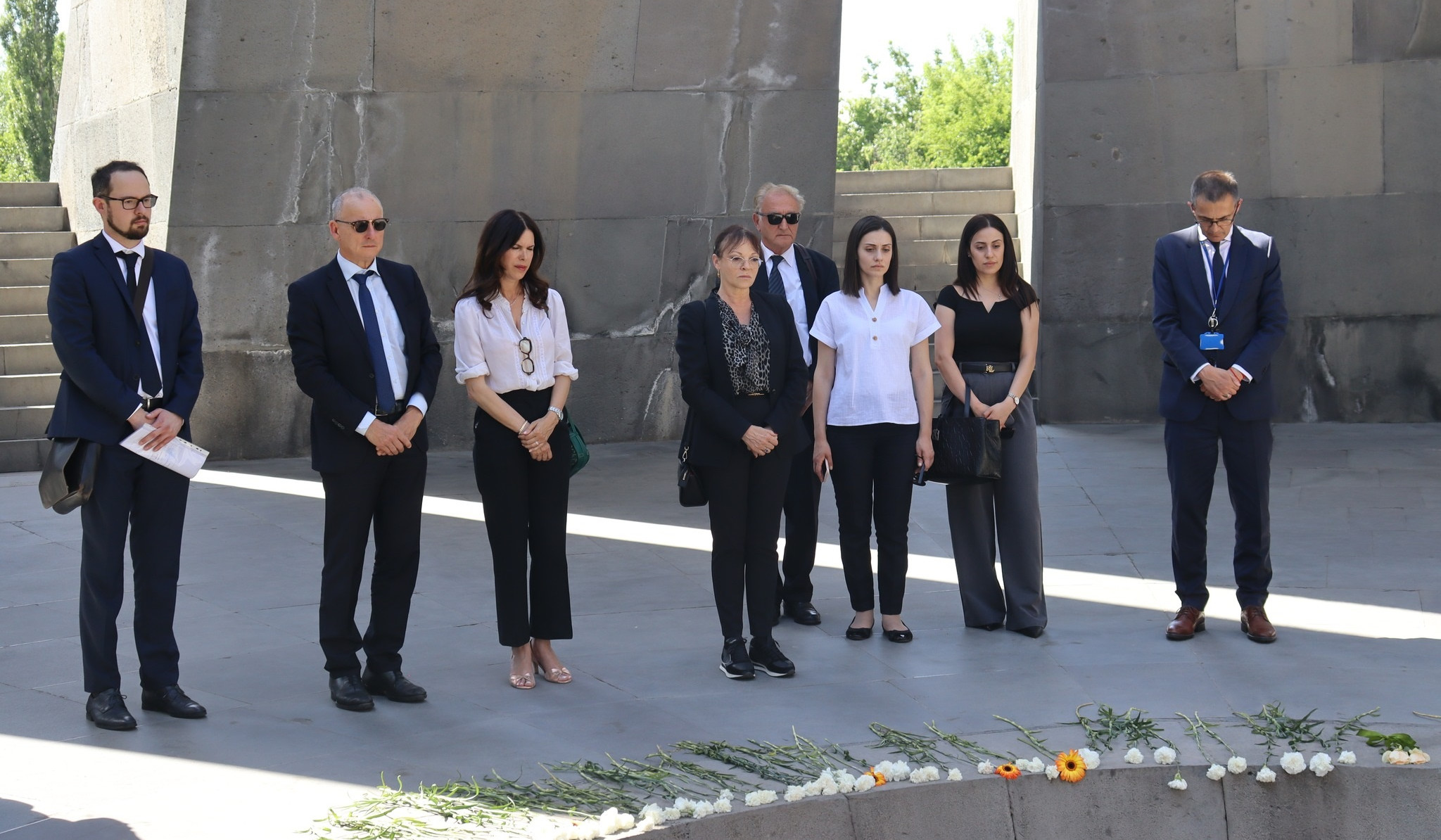 Fransa'nın Aix-en-Provence Belediye Başkanı Ermeni Soykırımı Anıtı'nı ziyaret etti