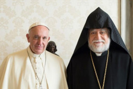 Kilikya Katolikosu I. Aram Hazretleri, Vatikan'a gitti! Papa Francis ile bir araya gelecek