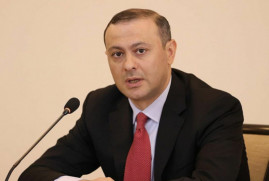 Ermenistan Güvenlik Konseyi Sekreteri: Ermenistan yalnızca toprak bütünlüğünü korumak için silah alıyor