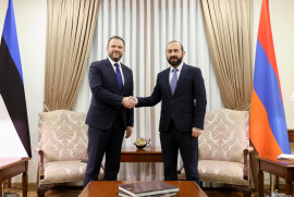Ararat Mirzoyan çalışma ziyareti için Tallinn'de