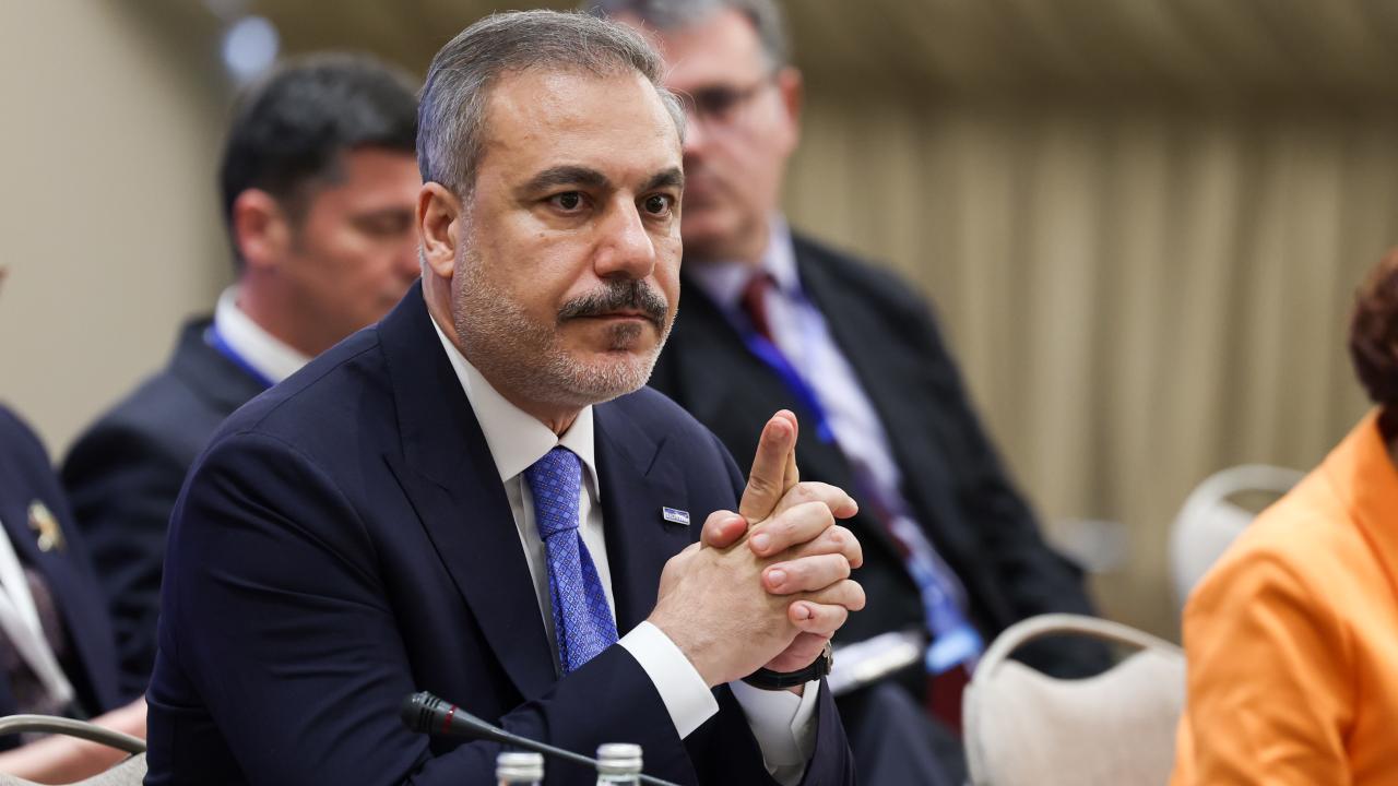 Ֆիդանը հեռախոսազրույց է ունեցել Իրանի արգործնախարարի պաշտոնակատարի հետ