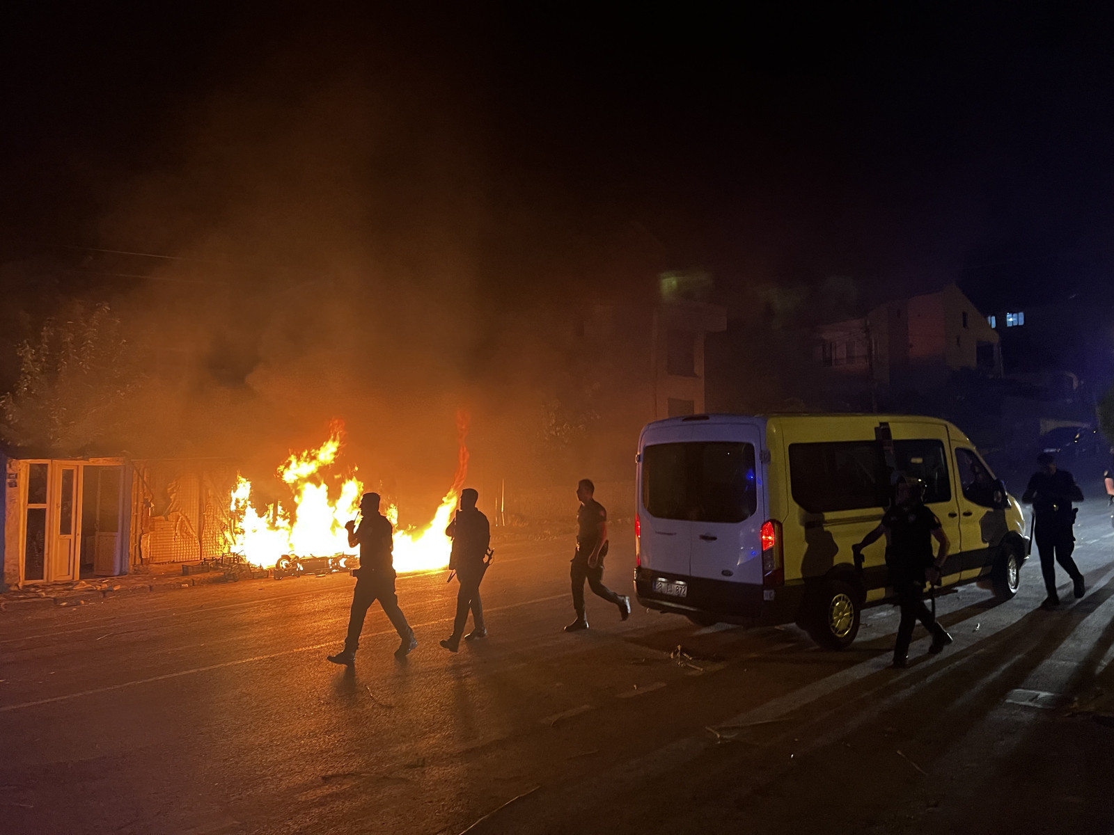"2024’te kameraların önünde bunları yapanlar, Ermeni Soykırımında neler yapmışlardır düşünün" (Video)