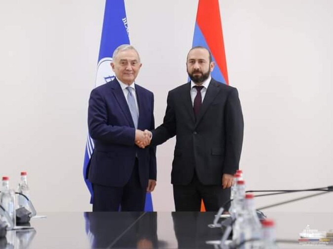 Ermenistan Dışişleri Bakanı Mirzoyan, KEİ Genel Sekreteri ile bir araya geldi