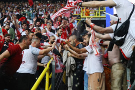 UEFA Türkiye ile Gürcistan futbol federasyonlarına para cezası verdi