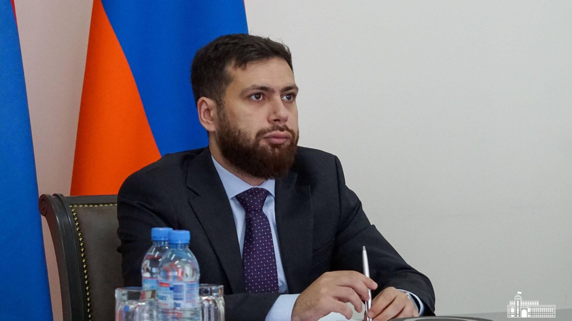 Bakü'de tutulan Ermeni esirlerin iadesi konusu, Ermenistan Dışişleri Bakanlığı'nın sürekli dikkatinin merkezindedir