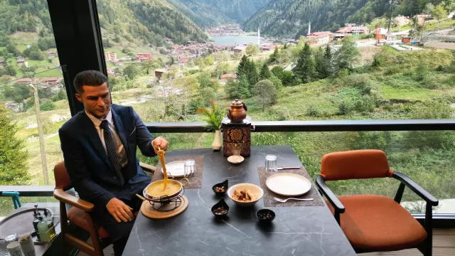 Թուրքիայի սրճարաններից մեկում տեղադրվել է Կրիշտիանու Ռոնալդուի մոմե արձանը