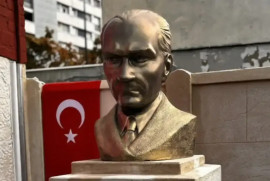 Փարիզում տեղադրվել է Աթաթուրքի կիսանդրին (լուսանկարներ)