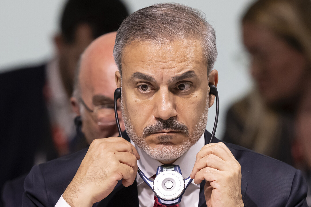 Kathimerini. «Մարդ, որի դեմքի արտահայտությունից հնարավոր չէ վերջնական եզրակացություն անել»