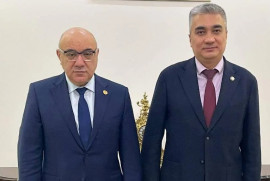 Ermenistan'ın Moskova Büyükelçisi Özbekistan'ın Rusya Büyükelçisi ile bir araya geldi