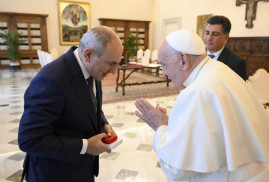 Paşinyan, Papa Francis'e Ermenistan-Azerbaycan barış sürecindeki son gelişmeler hakkında bilgi verdi