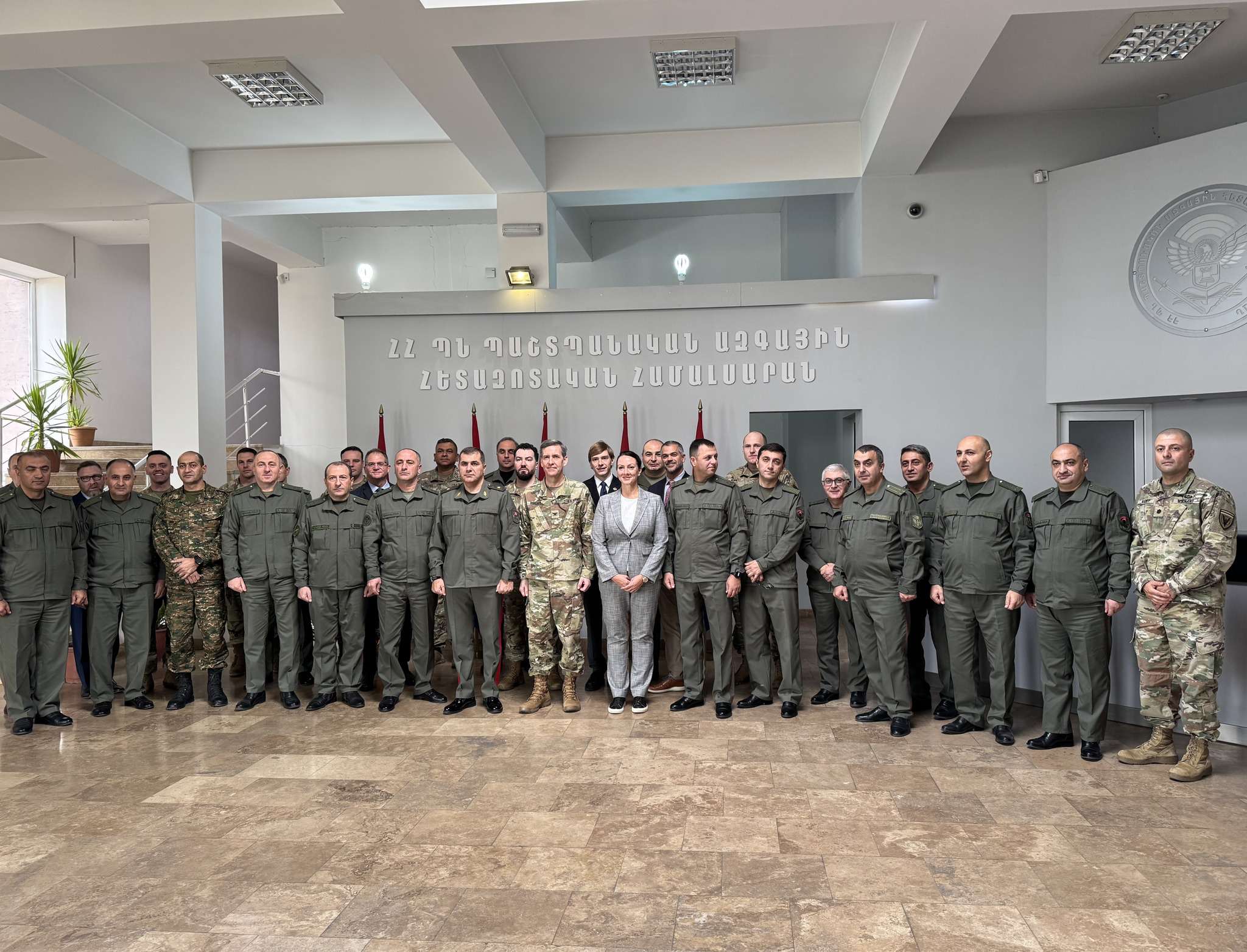 ABD Güvenlik Yönetimi Enstitüsü Ermenistan Savunma Bakanlığı çalışma toplantısı düzenledi