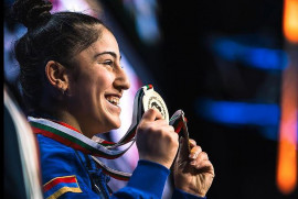 Ermeni halterci Alexandra Grigoryan'dan, Dünya Şampiyonası'nda bronz madalya