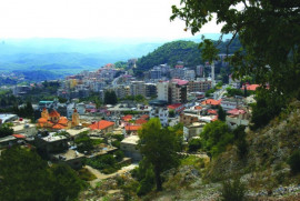 Yerli bir Ermeni kadın detayları paylaşıyor: Kessab’daki militanlar zarar vermiyor