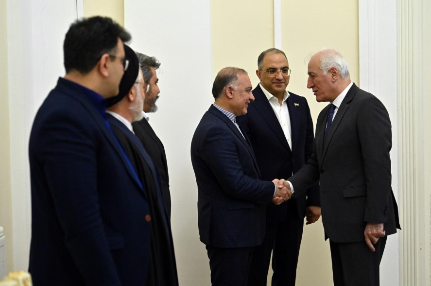 Ermenistan Cumhurbaşkanı ve İran-Ermenistan Dostluk grubu heyeti "Barış kavşağı" projesini önemsediler