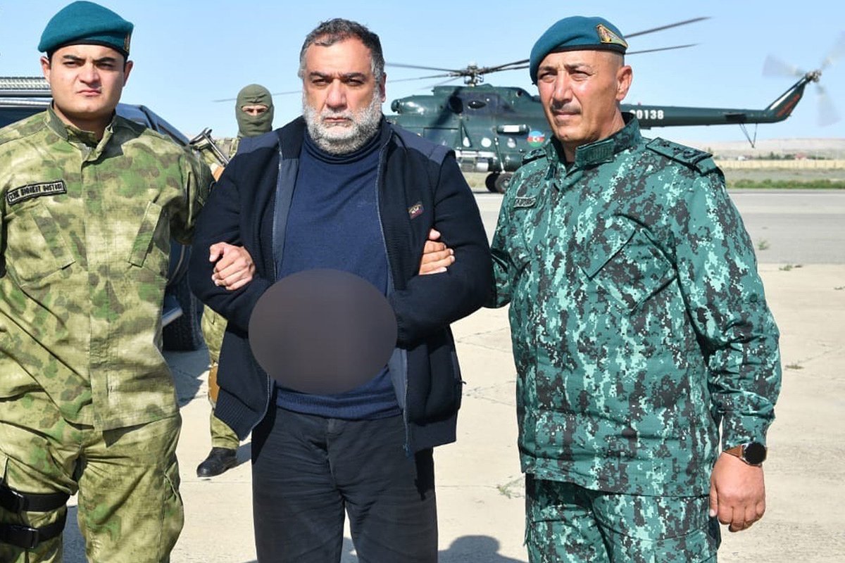 Bakü'de yasadışı şekilde tutuklu bulunan Ruben Vardanyan kamu davası talep ediyor