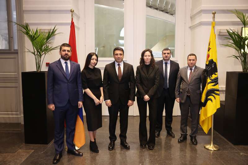 Azerbaycan'da esir tutulan Ermenilerin konusu, Simonyan'ın yürt dışı ziyareti gündeminde